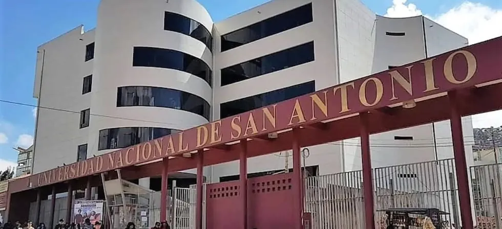 Universidad San Antonio Abad del Cusco: Estudiantes de filiales toman la ciudad universitaria