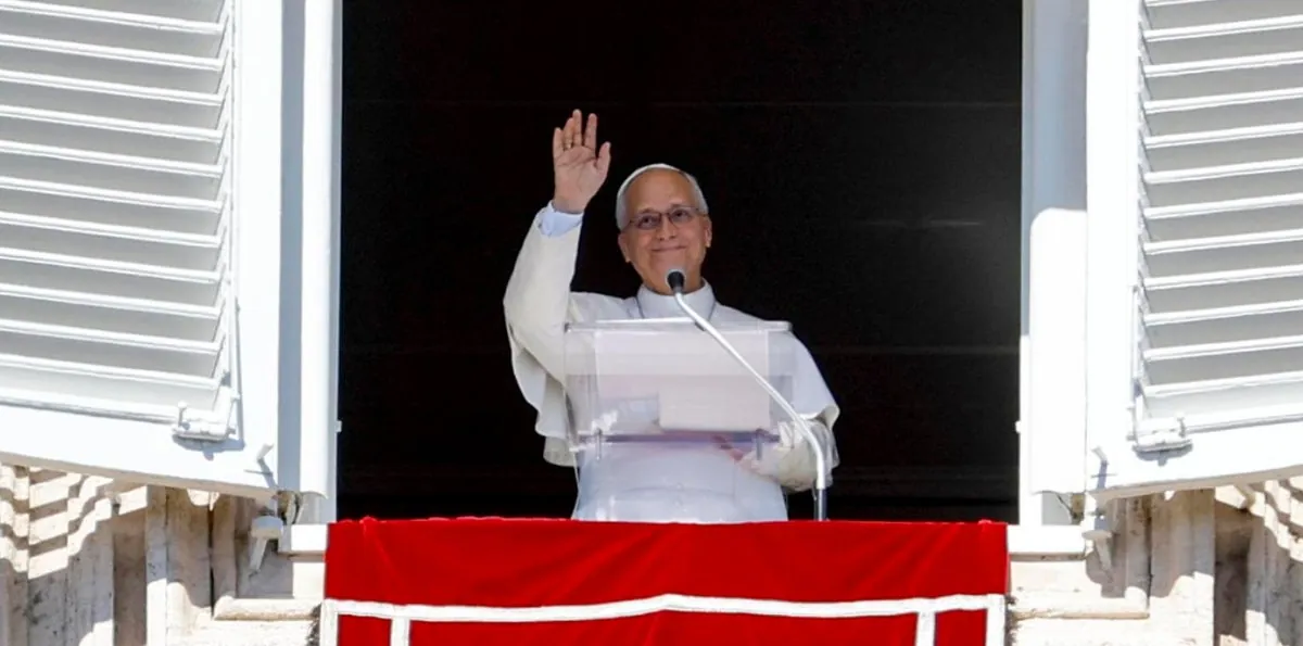 León XIV retornó al Vaticano tras ser dado de alta y se espera que presida el rezo del Ángelus este domingo