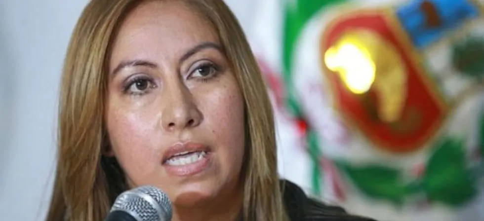 Senadora Ampuero afirma estar a favor de reelección de alcaldes municipales
