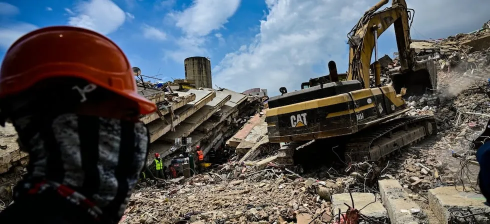 Familias piden no demoler los edificios sin sacar los cuerpos tras terremoto en Venezuela