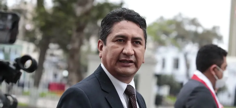 Interpol retira orden internacional de captura contra Vladimir Cerrón