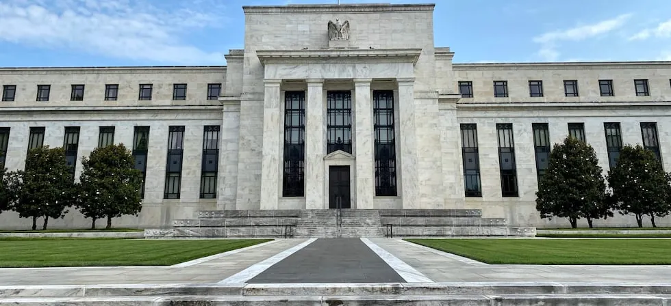Fed sube su tasa de interés por primera vez desde 2023