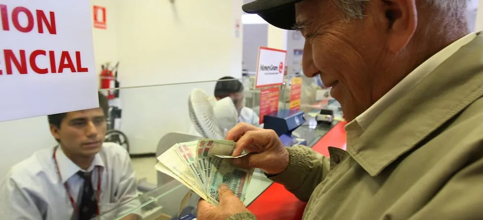Gobierno aprueba medida que respalda hasta S/42 millones para el pago de bonos a exaportantes de la ONP que migran a una AFP