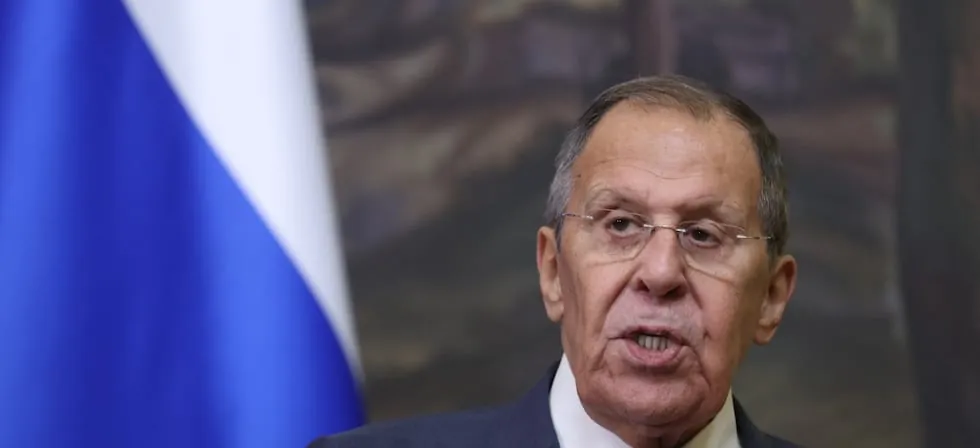 Rusia condena ataque hutí contra aeropuerto de Riad y llama a negociaciones