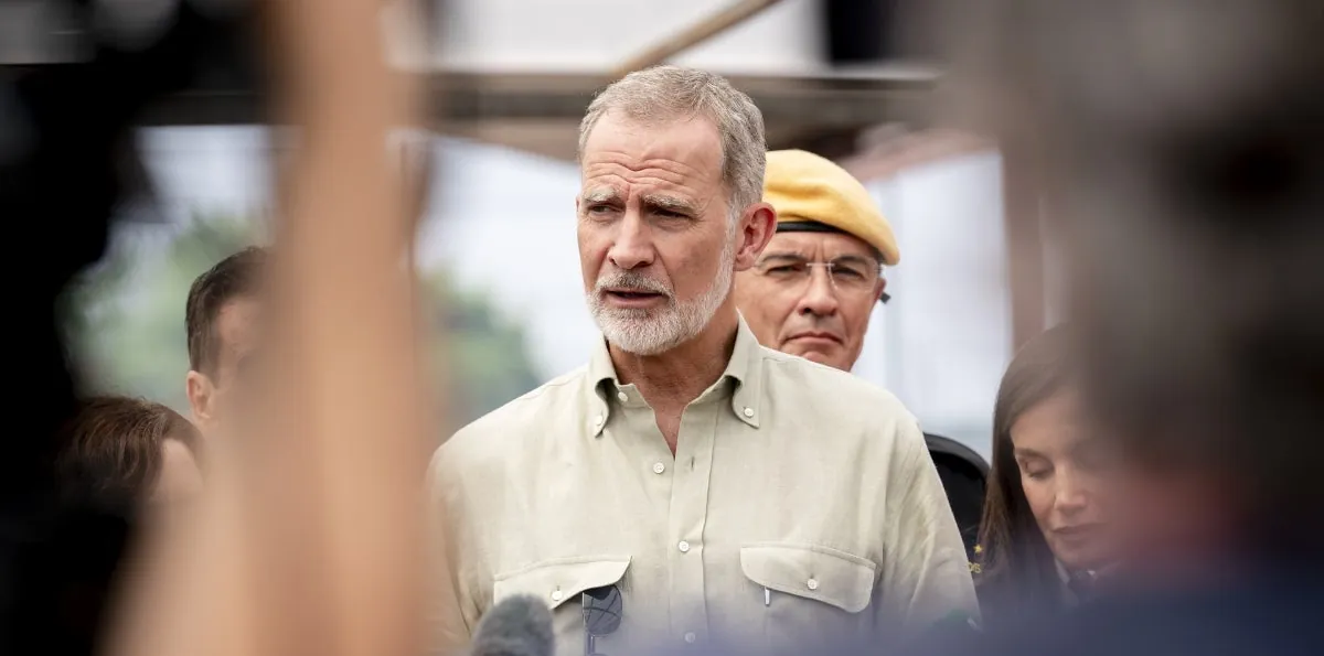 El Rey Felipe VI sigue la crisis de Ceuta con "indignación" y afirma que "el Estado debe velar por su seguridad"