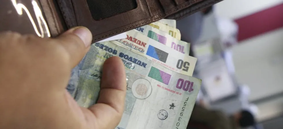 Gratificación de julio: tres de cada diez peruanos priorizará el pago de deudas