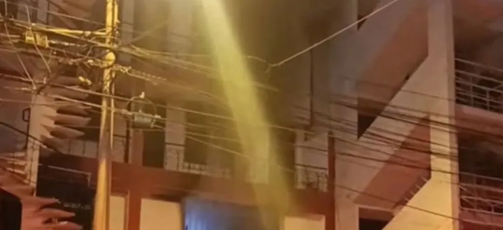 Surquillo: incendio afecta vivienda de cuatro pisos en zona de La Calera de la Merced