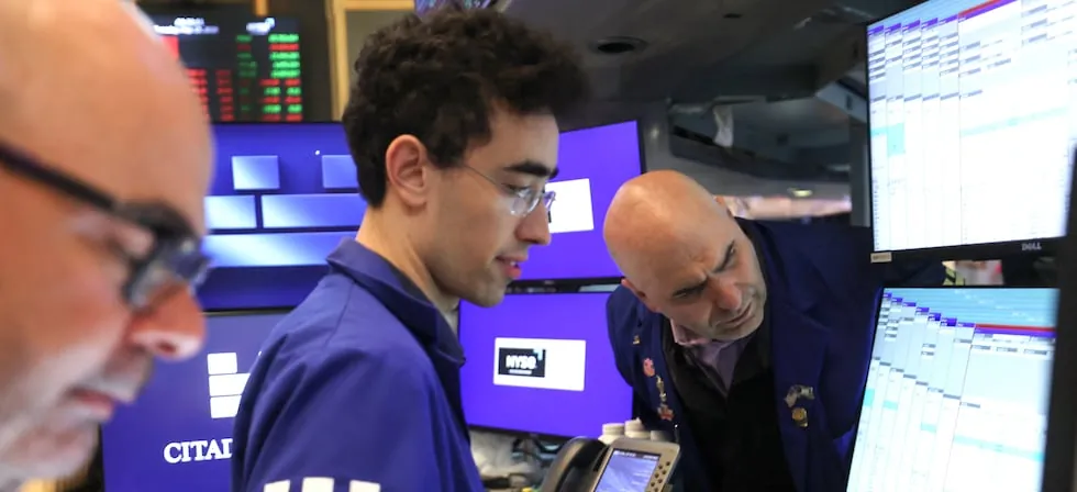 Wall Street abre estable tras datos del PIB y a la espera de Nvidia