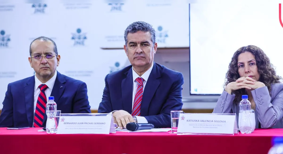 ONPE advierte al JNE que no puede organizar la segunda vuelta regional antes del 6 de diciembre
