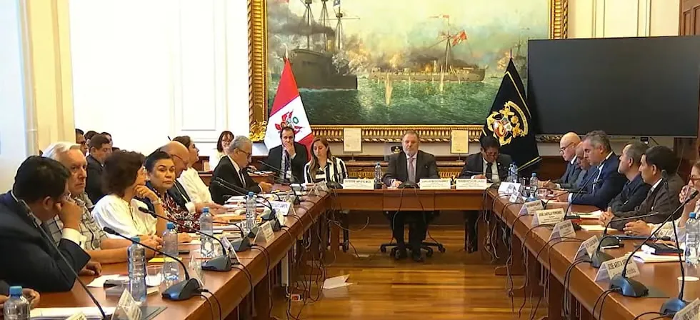 Este miércoles se reanudará el debate sobre facultades legislativas en la Comisión del Senado
