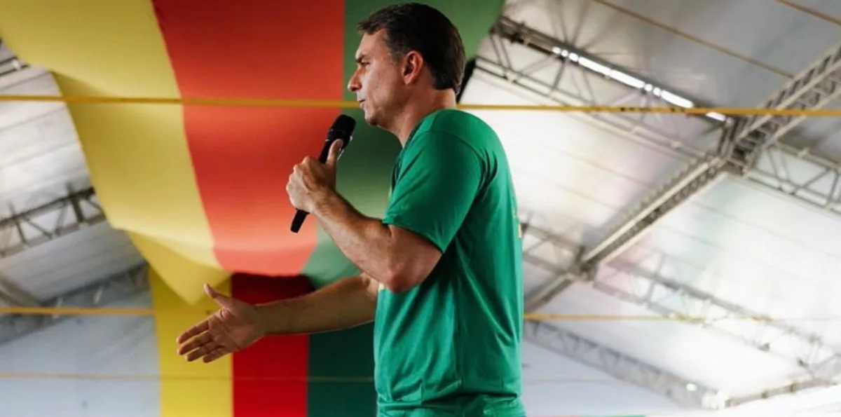Flávio Bolsonaro refuerza su equipo de seguridad ante "crecientes amenazas de muerte"