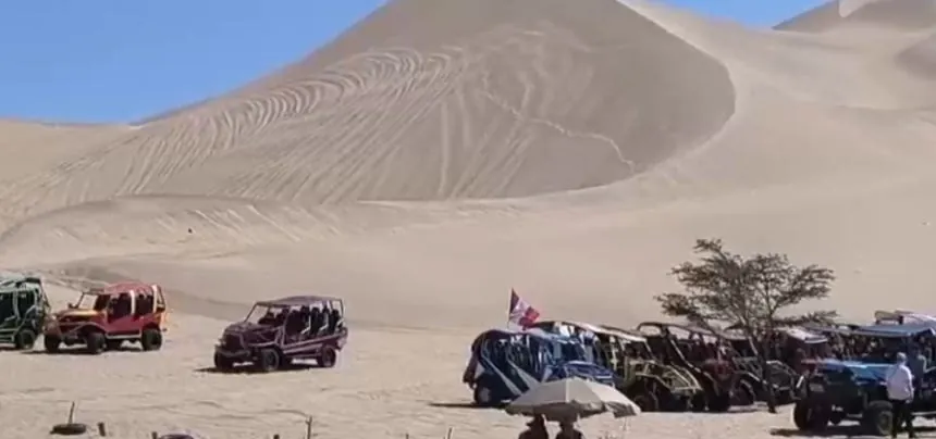 Turista estadounidense pierde un brazo y otros dos resultan heridos tras volcadura de tubular en Huacachina