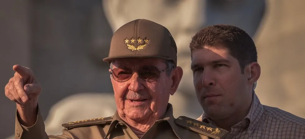 Juez de EE.UU. ordena arresto contra expresidente de Cuba, Raúl Castro
