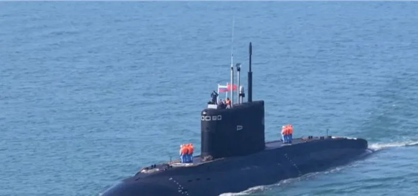 China lanzó un misil estratégico desde un submarino nuclear y alarma a países vecinos: ¿qué dice Pekín sobre esta prueba militar?