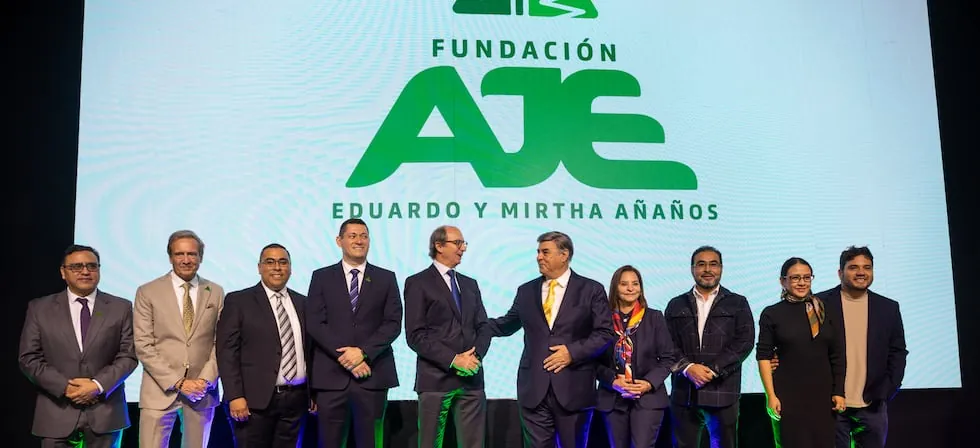 Fundación AJE: Eduardo & Mirtha Añaños junto con aliados estratégicos lanzan la primera IA en el mundo diseñada exclusivamente para emprendedores
