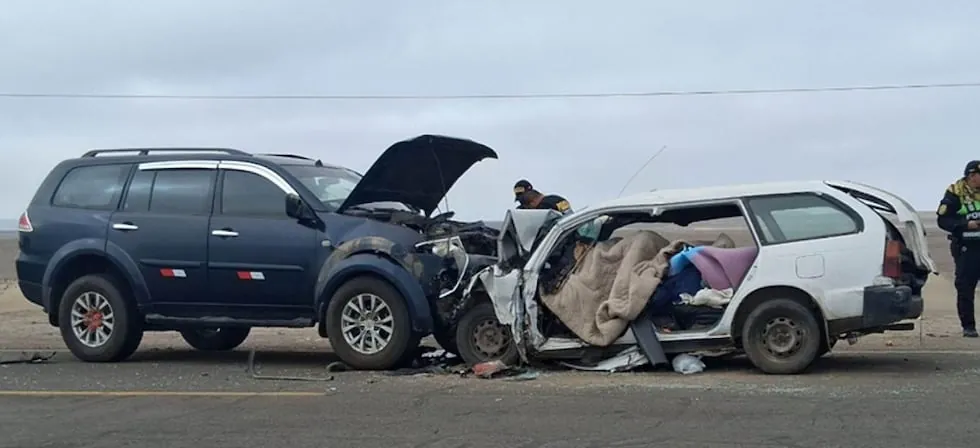 Choque frontal en la Panamericana Sur en Ica deja cinco muertos
