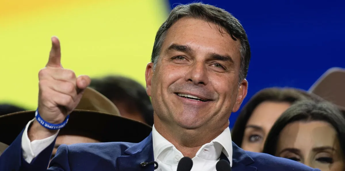 Brasil: el partido de Bolsonaro proclama a su hijo Flávio como candidato presidencial