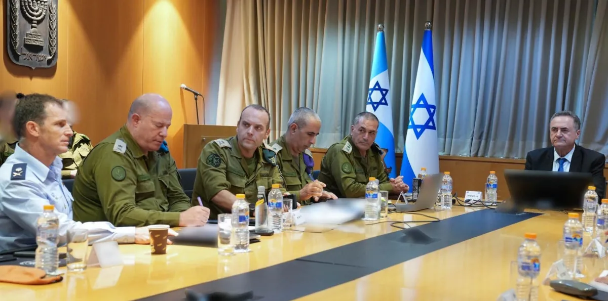 Israel advierte a Irán de una respuesta "devastadora" si ataca su territorio