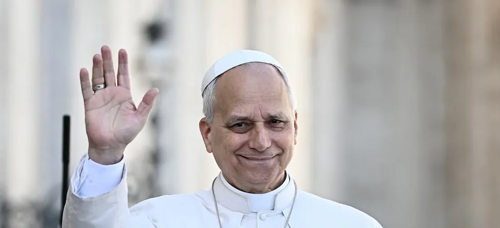 El papa León XIV recibe el alta hospitalaria y regresará al Vaticano la tarde de este sábado