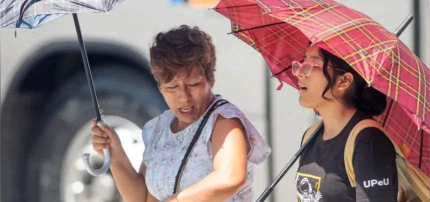 Sigue la ola de calor: alerta roja en 18 regiones, incluida Lima, por temperaturas “de moderada a extrema intensidad”