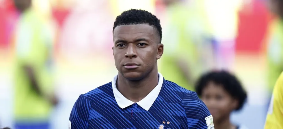 Infantino “condena sin equívocos” los dichos racistas de senadora paraguaya contra Kylian Mbappé