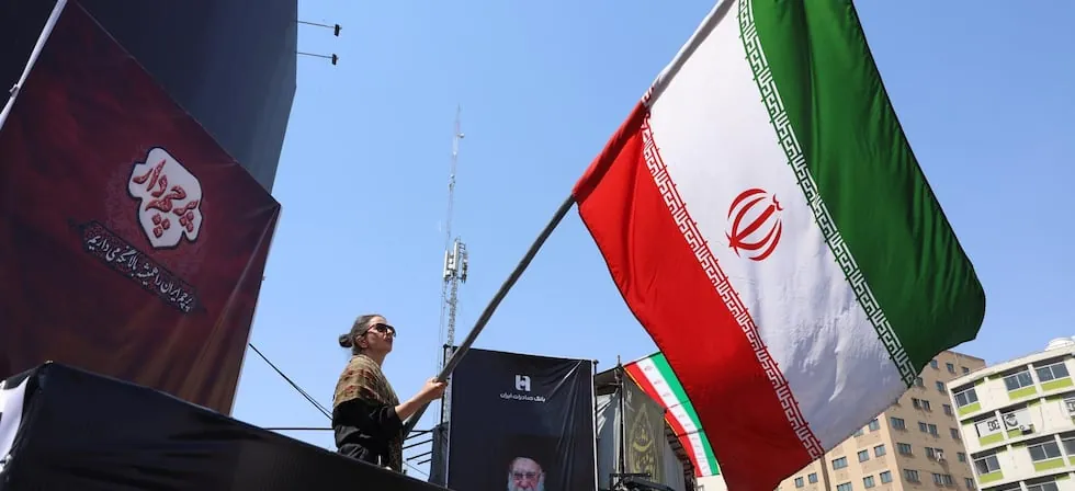 Irán advierte de consecuencias para los buques que no sigan sus rutas en el estrecho de Ormuz
