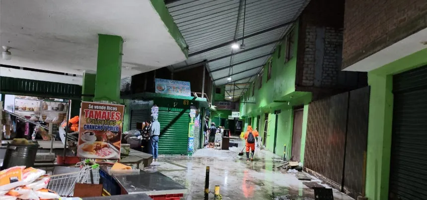 Chorrillos: aniego afectó tres mercados y dejó alrededor de 150 comerciantes damnificados tras fuerte llovizna