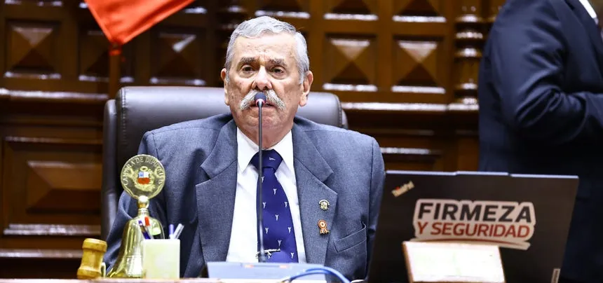 Fernando Rospigliosi pide a Vladimir Cerrón que se ponga a derecho luego de que TC anulara orden de prisión preventiva