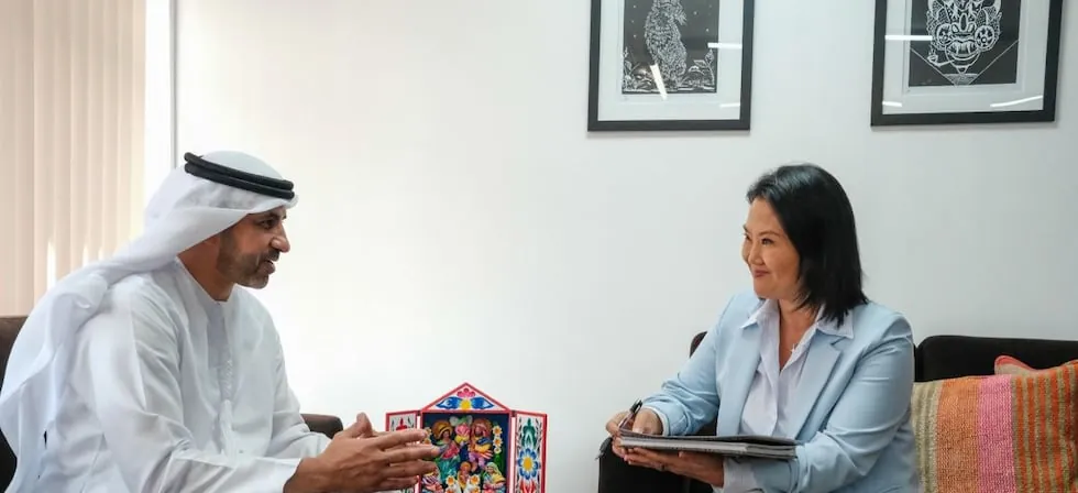 Keiko Fujimori, presidenta electa, recibe al embajador de Emiratos Árabes Unidos