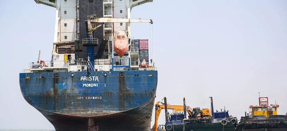 EE.UU. revoca autorización para venta de petróleo iraní tras ataques en estrecho de Ormuz
