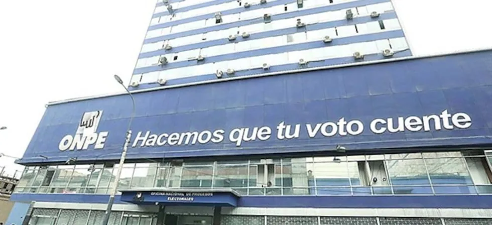 Carlos Loyola pidió reconsiderar su exclusión del concurso para elegir al nuevo jefe de la ONPE
