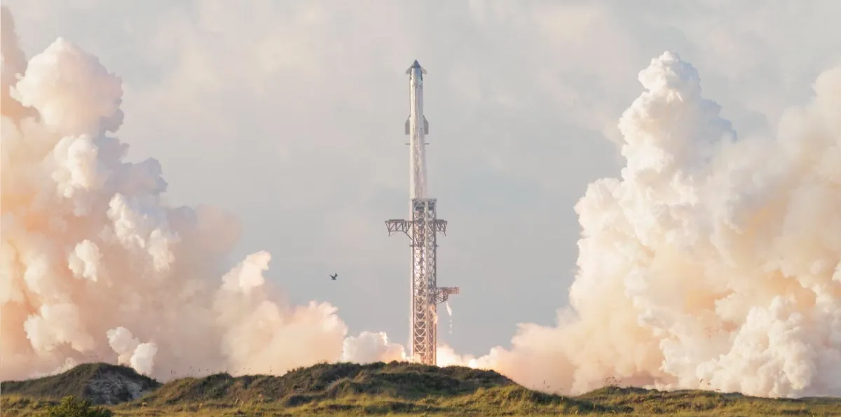 El enorme cohete Starship de SpaceX alcanza la órbita terrestre por primera vez