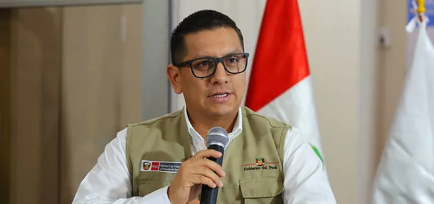 Ministro de Trabajo tras ser acusado por presunto certificado falso: "No necesito un documento fraguado para asumir algún tipo de cargo"