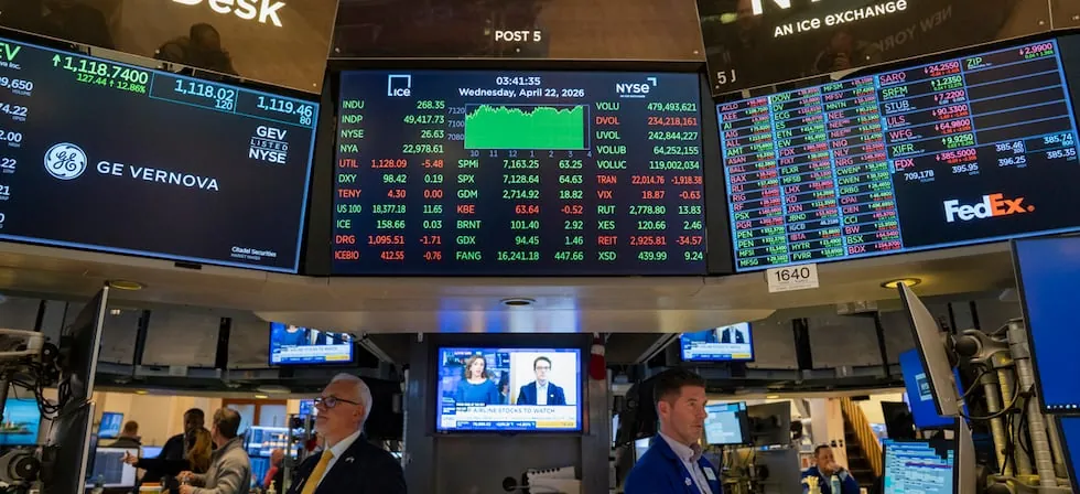 Wall Street cierra mixto tras moderarse la inflación de Estados Unidos en julio