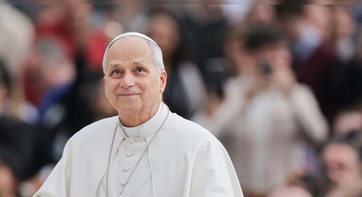 Papa León XIV pasa primera ''noche tranquila'' tras operación, según el Vaticano: ''Continuamos rezando''