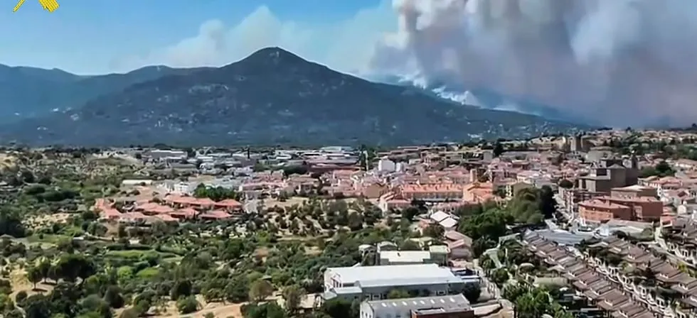 Más de 63.000 afectados en España por dos grandes incendios forestales