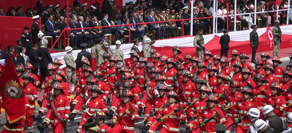 Bomberos confirman que no desfilarán en la Parada Militar: “Nos limitaron a un solo batallón”