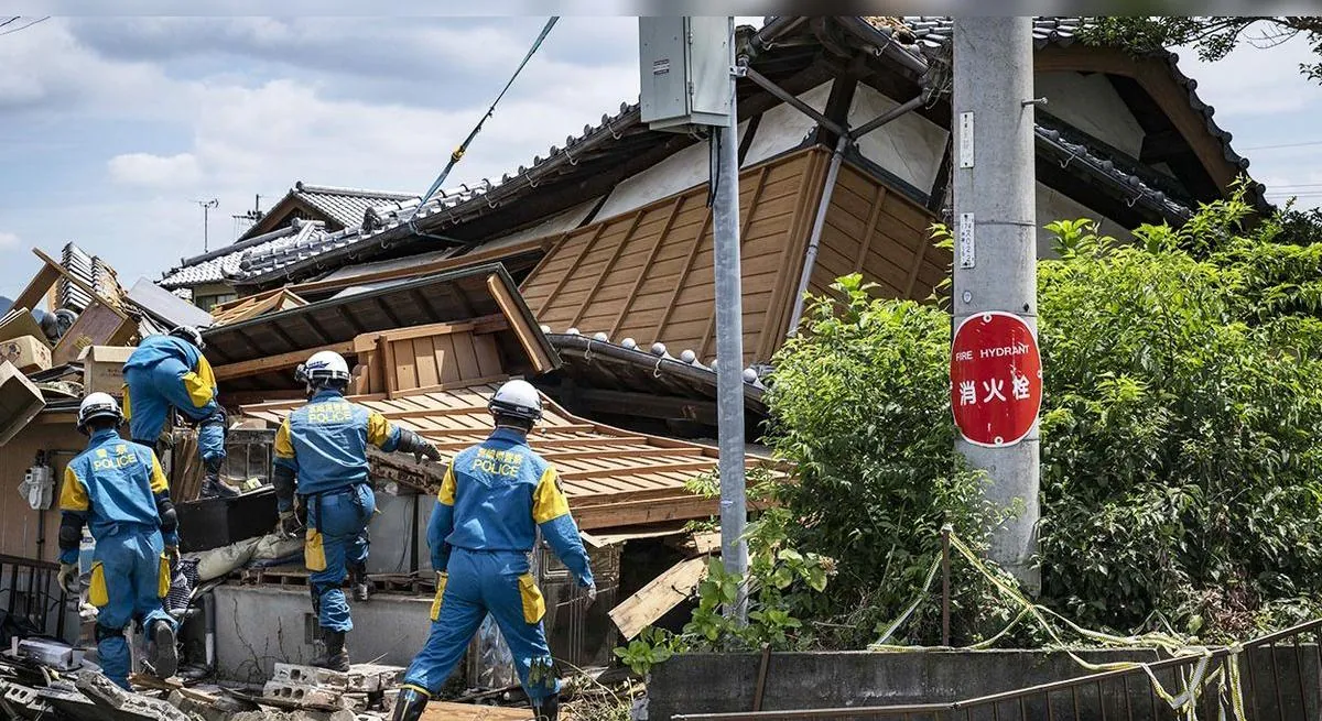 Japón eleva a 34 los muertos por el terremoto de Kumamoto y mantiene la búsqueda de sobrevivientes