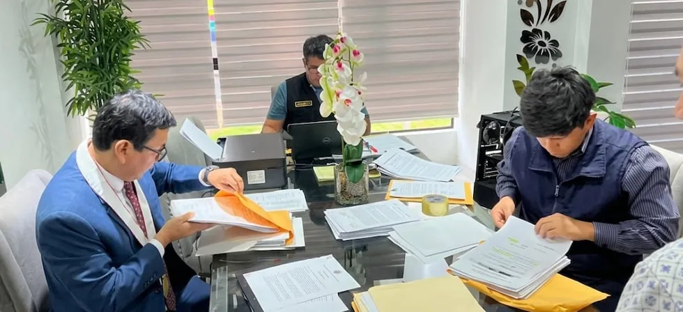 Allanan 8 inmuebles por presunto direccionamiento de contratos para alimentos de la PNP: hay 5 policías investigados