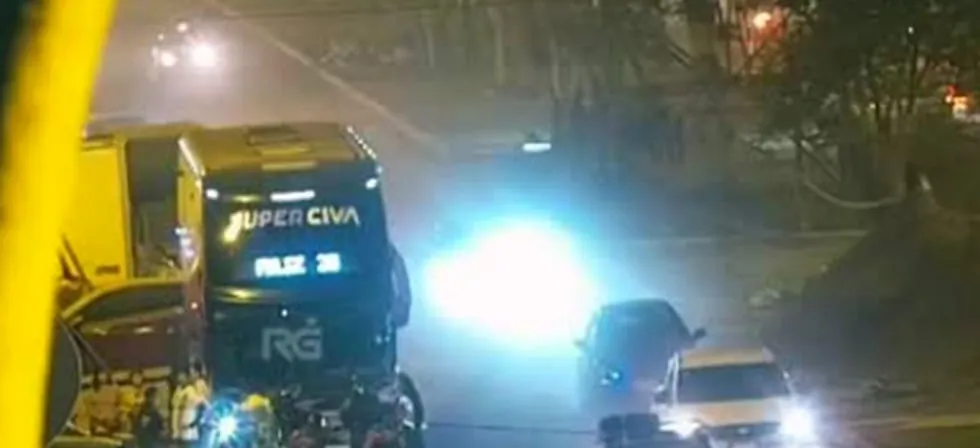 Los Olivos: extorsionadores balean bus de empresa CIVA en la Panamericana Norte
