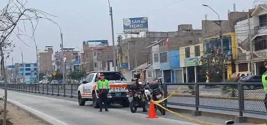 Un anciano murió atropellado por una motocicleta que invadió el carril exclusivo del Metropolitano en Comas [VIDEO]