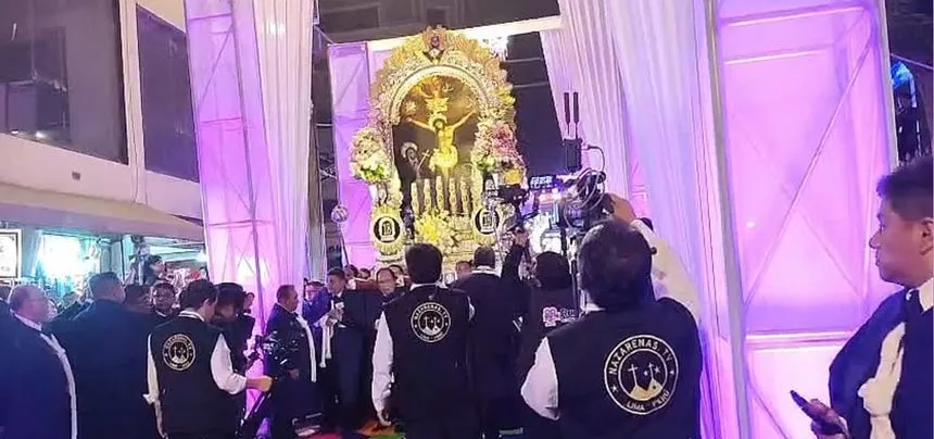 Tercera procesión del Señor de los Milagros culminó esta madrugada: jornada de fe se prolongó por más de 20 horas