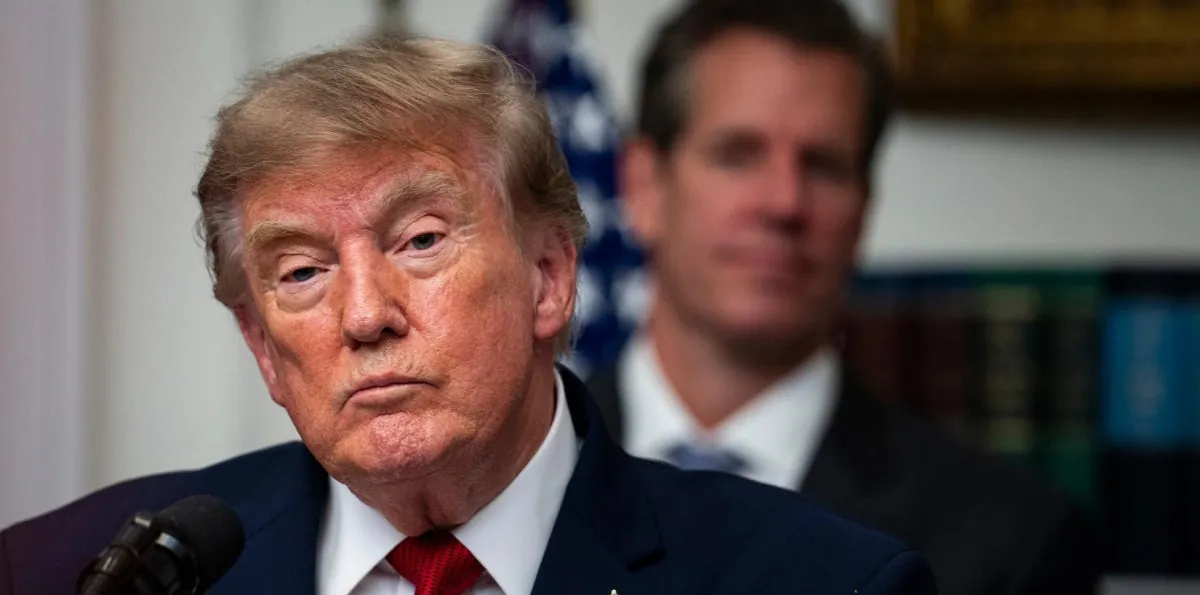 Trump dice que "Irán se está derrumbando por completo" previo al anuncio de nuevas sanciones económicas contra Teherán